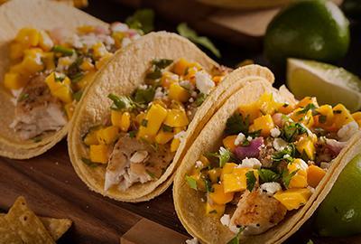 Tacos di pesce con salsa di mango